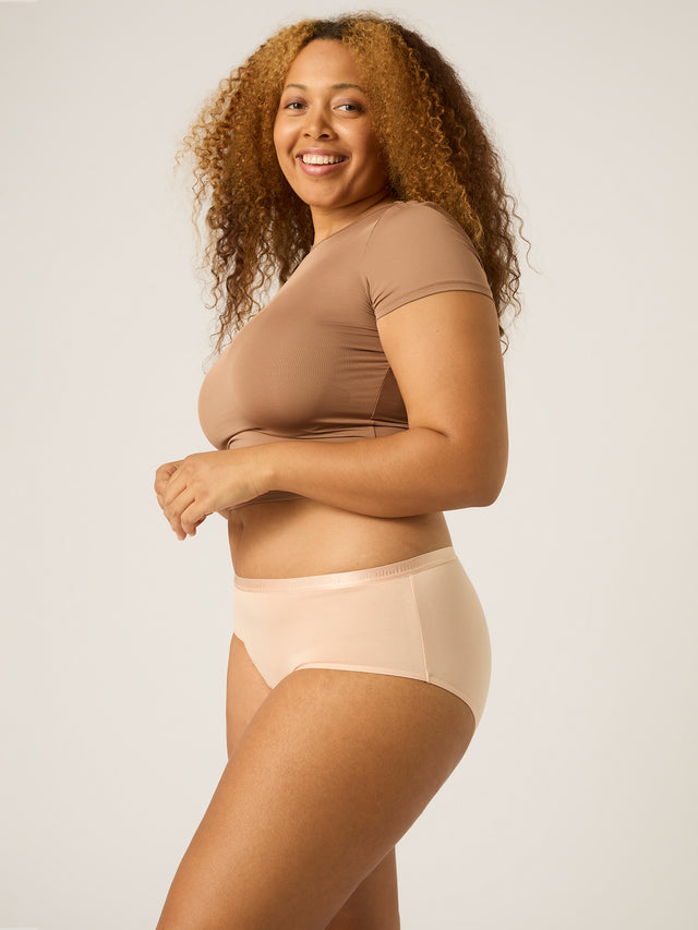 CLBLLMBEIW-MB_Classic_Boyleg_LM_Beige-1758_model_Bailey_16-XL.jpg