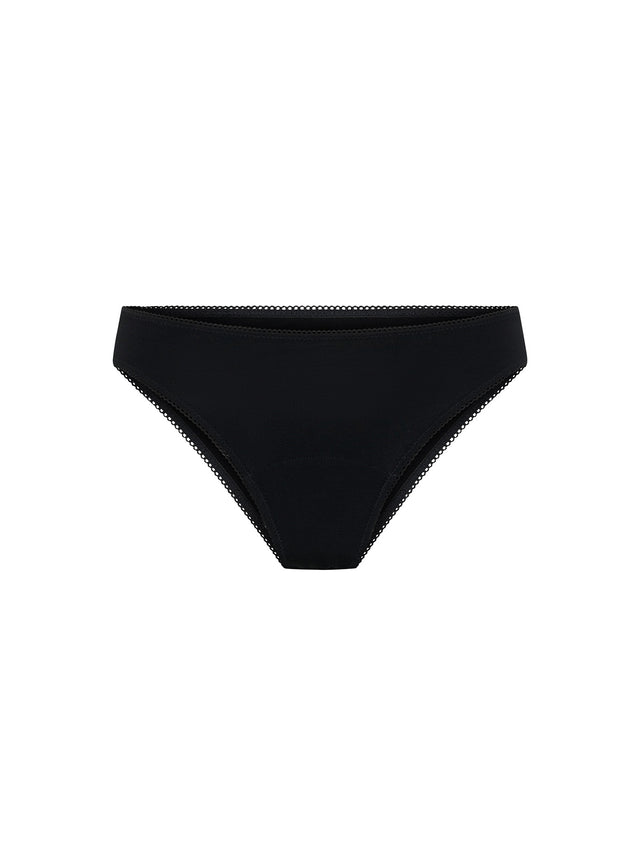 CLSCLMBLAW_MB_Classic_Cheeky_Brief_Light_Moderate_Black_BiancaM_7.jpg