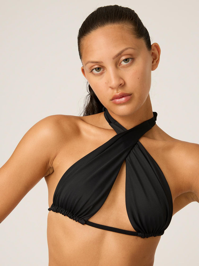 SWSTSCNABLAW_MB_Swimwear_Multiway Bikini Top_Black-0416_model_Hailey_10-S.jpg